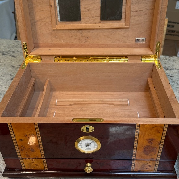 Rosewood Solana Cigar Humidor Spanish Cedar Interior - Picture 11 of 15